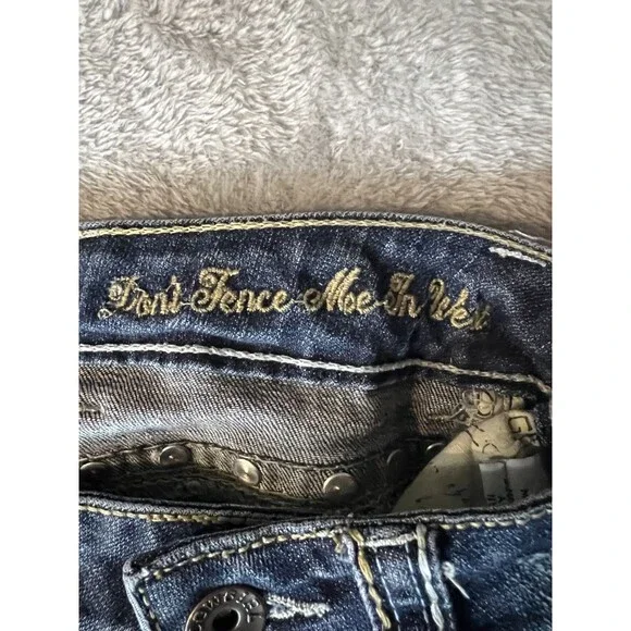 Cowgirl Tuff Western Jeans Women’s Size 26 Low Rise Raw Hem Straight Leg Studded - Picture 4 of 11